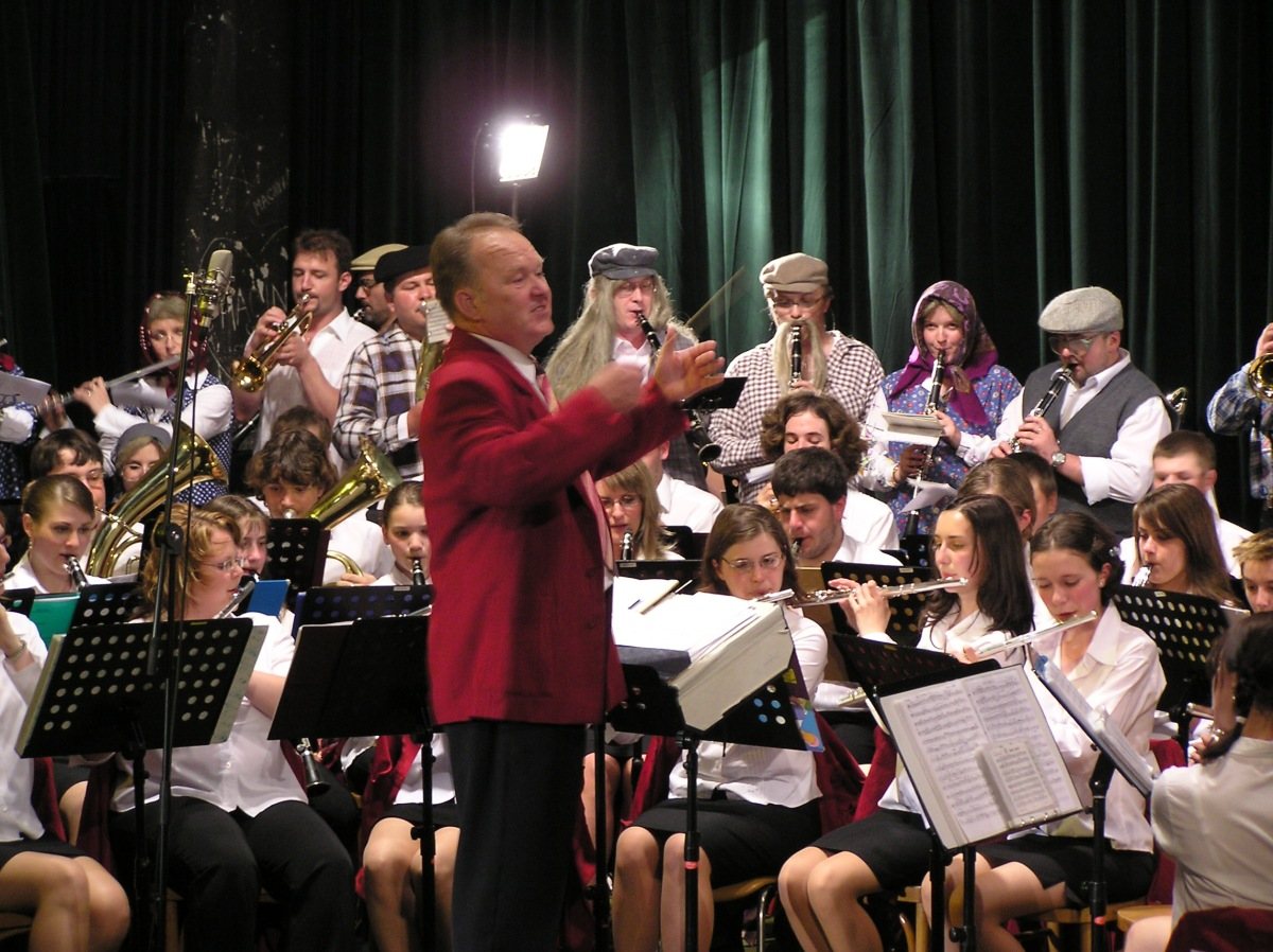 Dechový orchestr mladých při koncertu v roce 2006